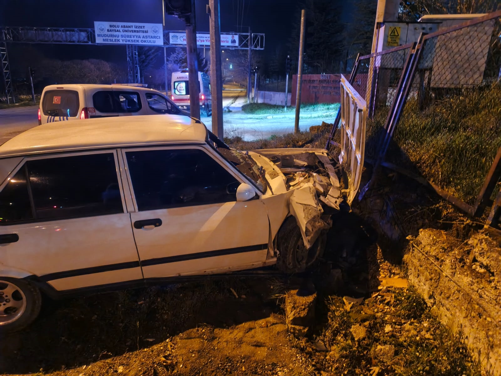 Bolu'da Akılalmaz Kaza: Alkollü ve Ehliyetsiz Sürücü İstinat Duvarına Dalıp 250 Bin TL Ceza Aldı