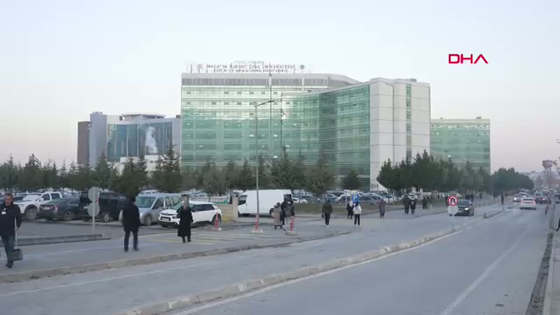 Doktor Oğuldan Ebe Anneye Ebeler Haftası Sürprizi: Duygusal Anlar Yaşandı