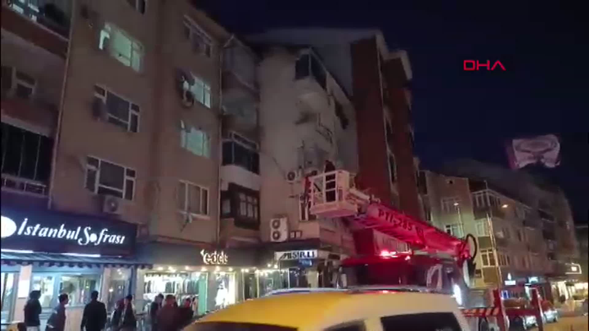 Zonguldak'ta Duygusal Kurtarma: Boynuna İp Dolanan Ebabil İçin Trafik Durdu