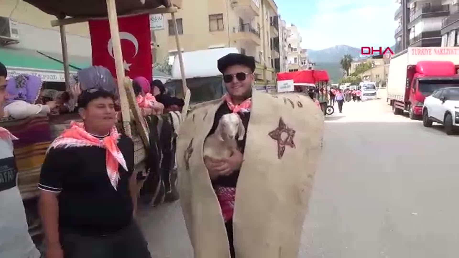 Yörük Kültürü Antalya'da 27. Kez Canlandı: Geleneksel Göç Canlandırması Büyük İlgi Gördü