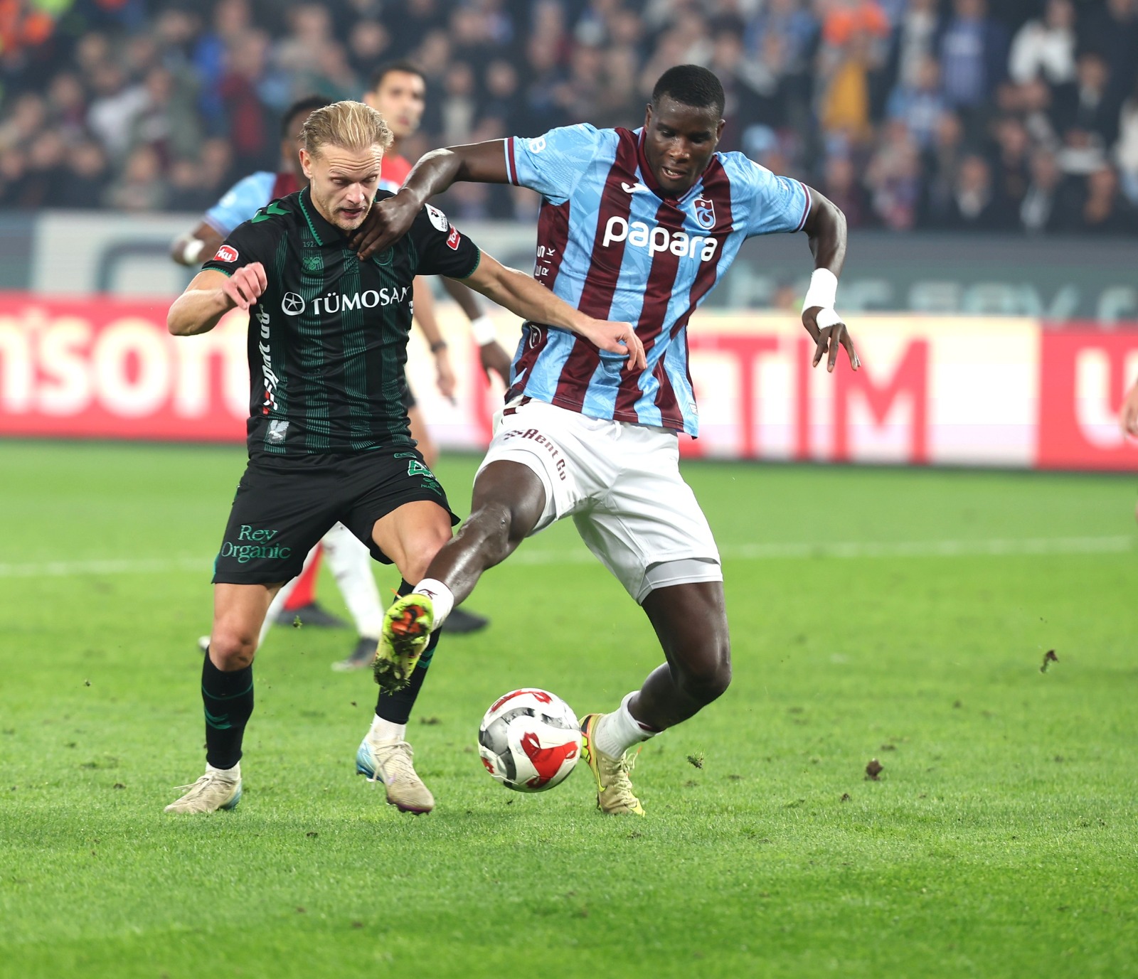 Trabzonspor ve Konyaspor Ligde 50. Kez Karşı Karşıya: Rekabette Bordo-Mavililer Önde