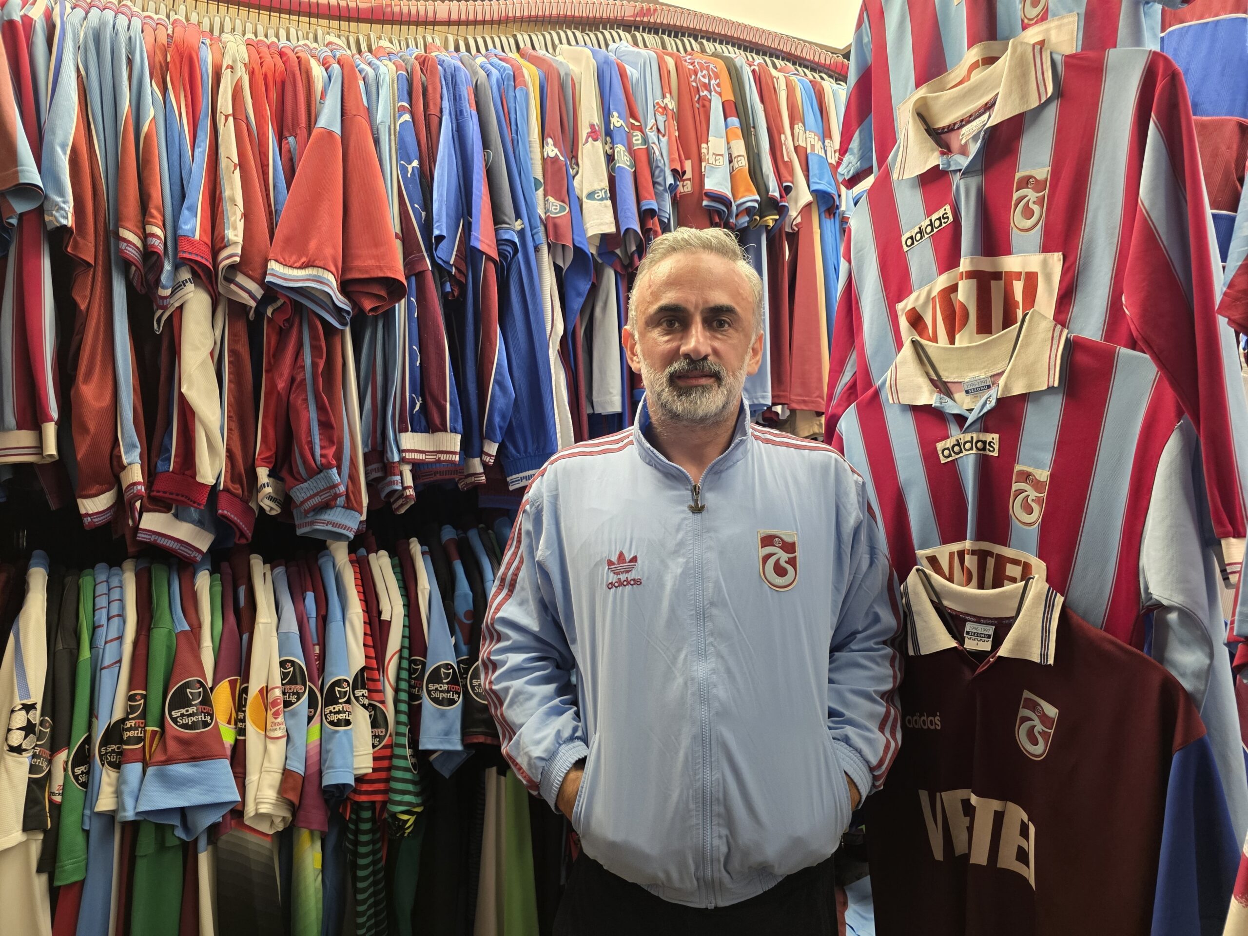 Trabzonspor Sevgisiyle Evini Müzeye Dönüştürdü: Bin Parçalık Koleksiyon