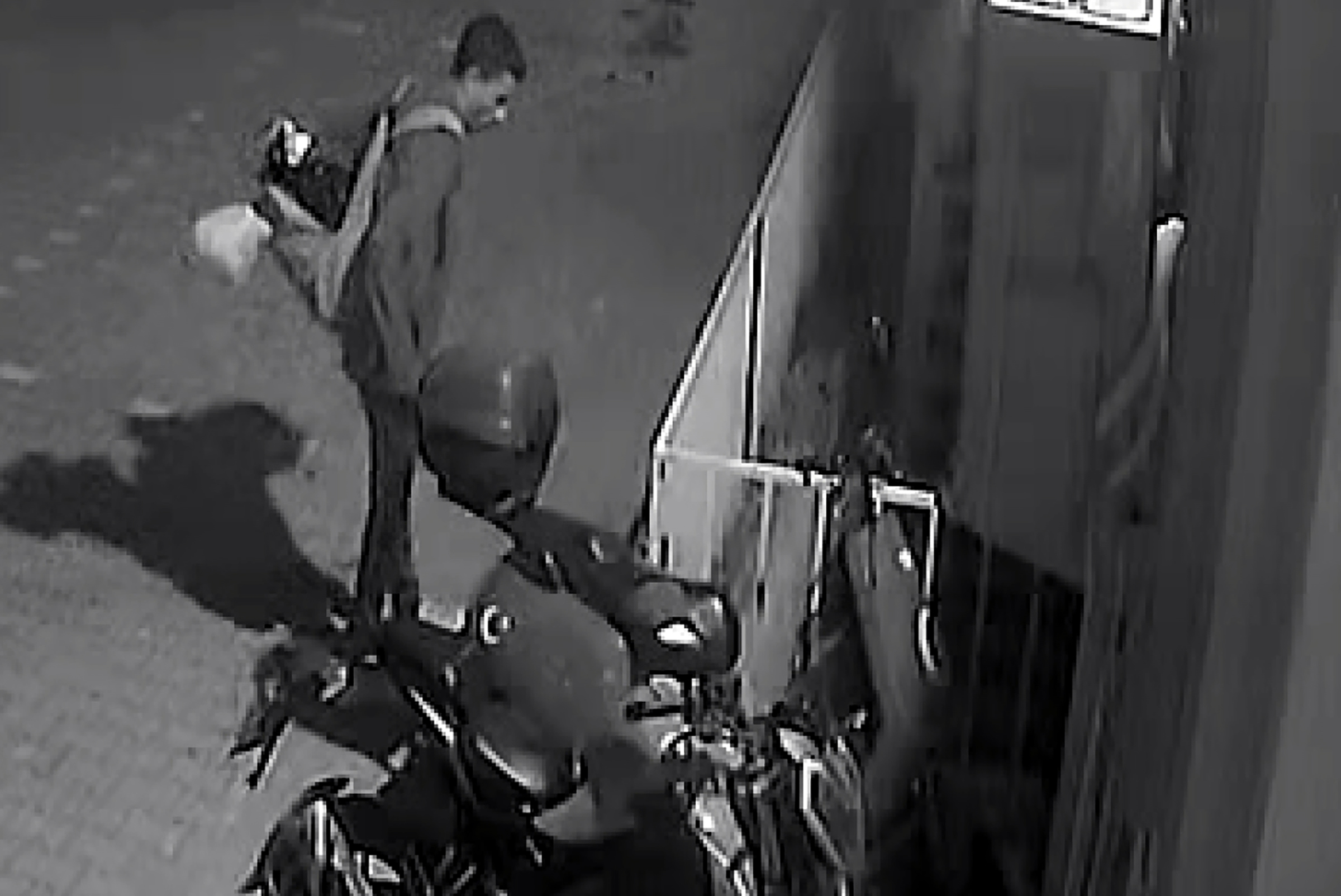 Adana'da Motosiklet ve Elektrikli Bisiklet Hırsızı Yakalandı: 'Bana Benziyor Ama Ben Değilim' Savunması