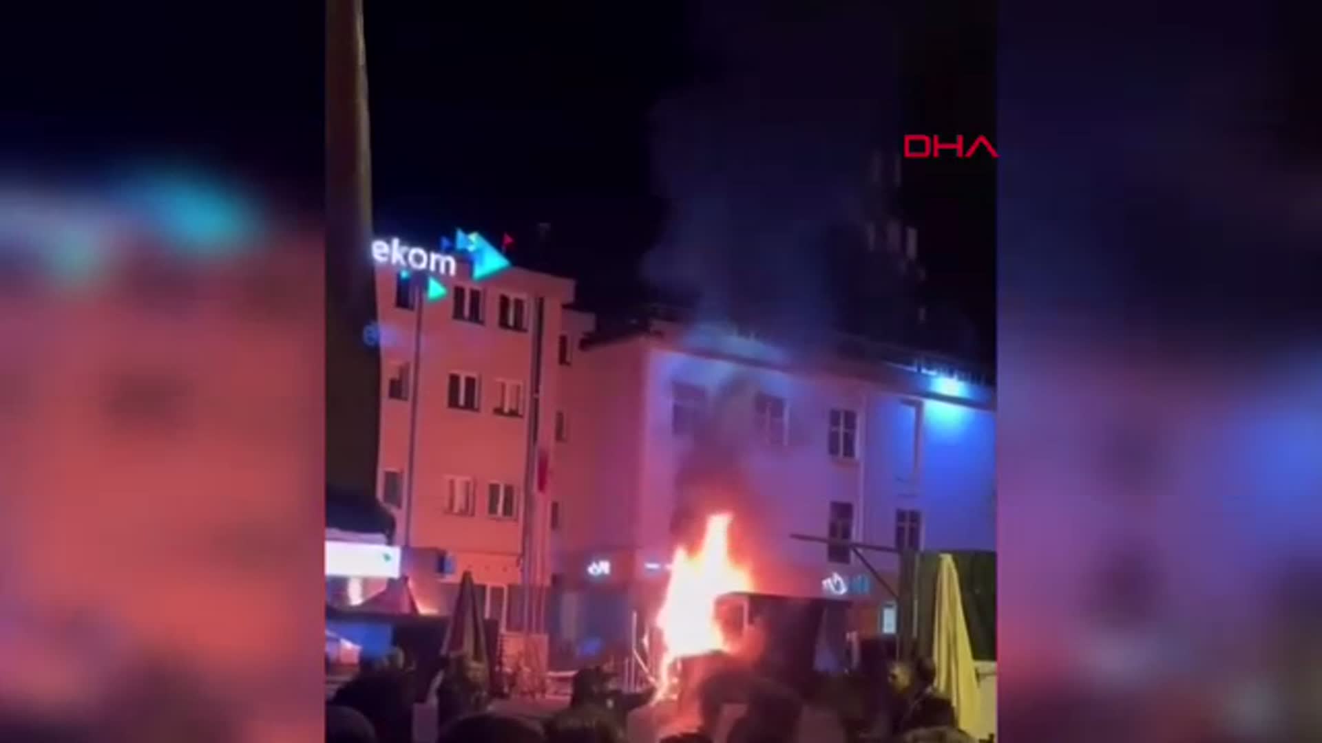 Bartın'da Trafoda Patlama: PTT Binası Önünde Korku Dolu Anlar