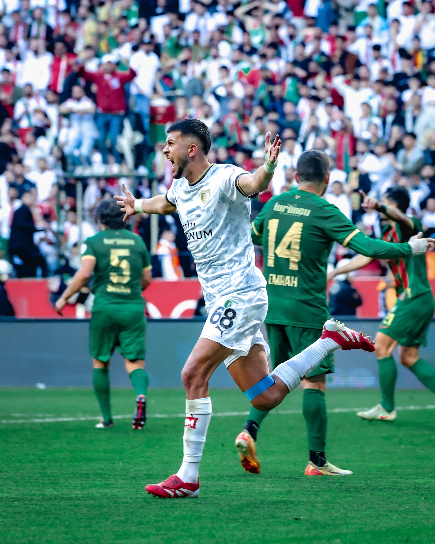 Bodrum FK, Amed Sportif Faaliyetler Deplasmanında Son Dakika Golüyle 1 Puanı Kaparak Süper Lig Umutlarını Son Maça Taşıdı