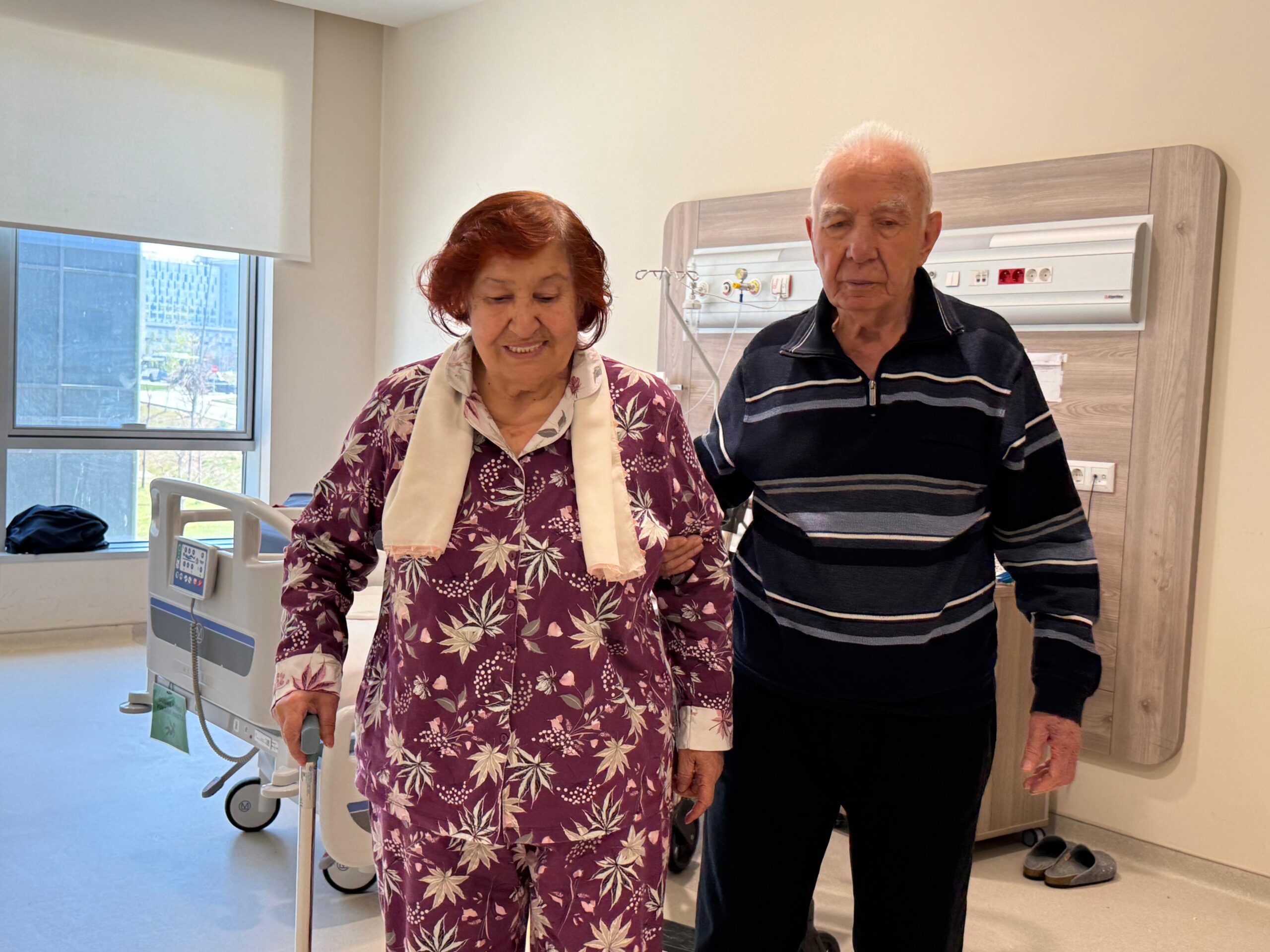 Felçli Öğretmenden Mucize Dönüş: Robotik Rehabilitasyonla Yeniden Yürüyor