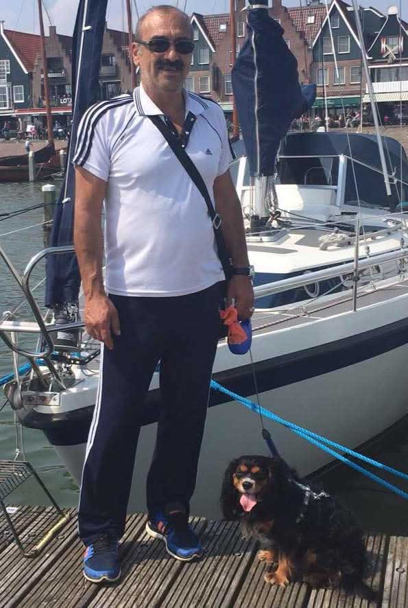 Hollanda'dan Zonguldak'a Tatil İçin Gelen Ailenin 11 Yıllık Dostu Trafik Kazasında Hayatını Kaybetti: Gözyaşları ve Mezarlık