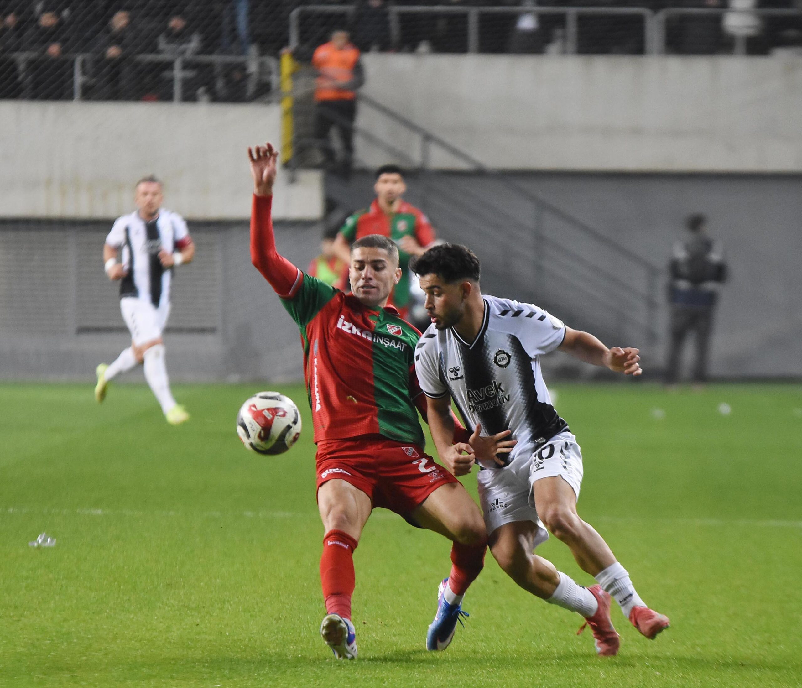 Altay'da Parlayan Yıldız: Emre Tangeldi Profesyonel Oldu