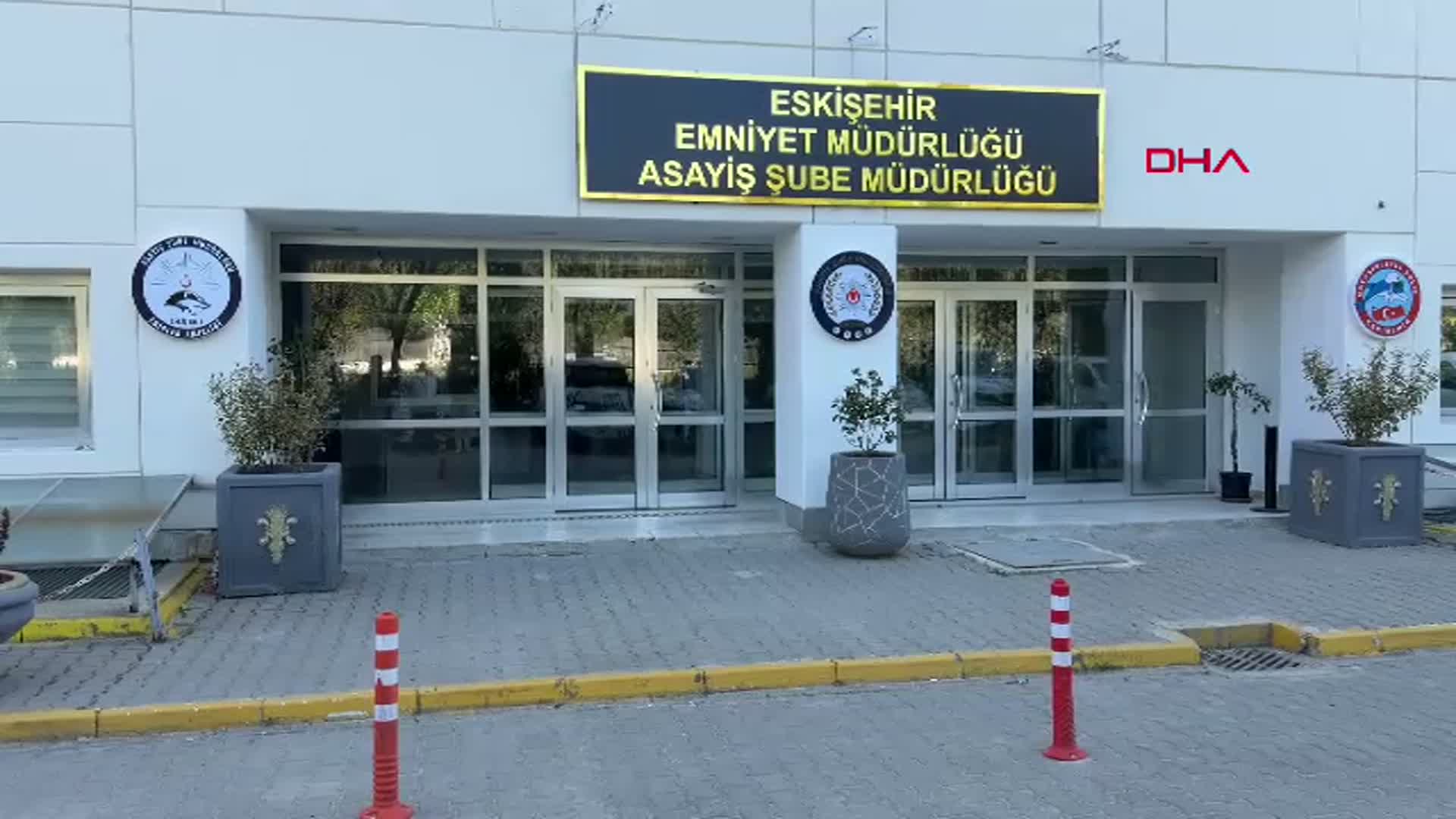 Eskişehir'de Kan Donduran Cinayet: 'Yan Bakma' Tartışması Hayatlara Mal Oldu