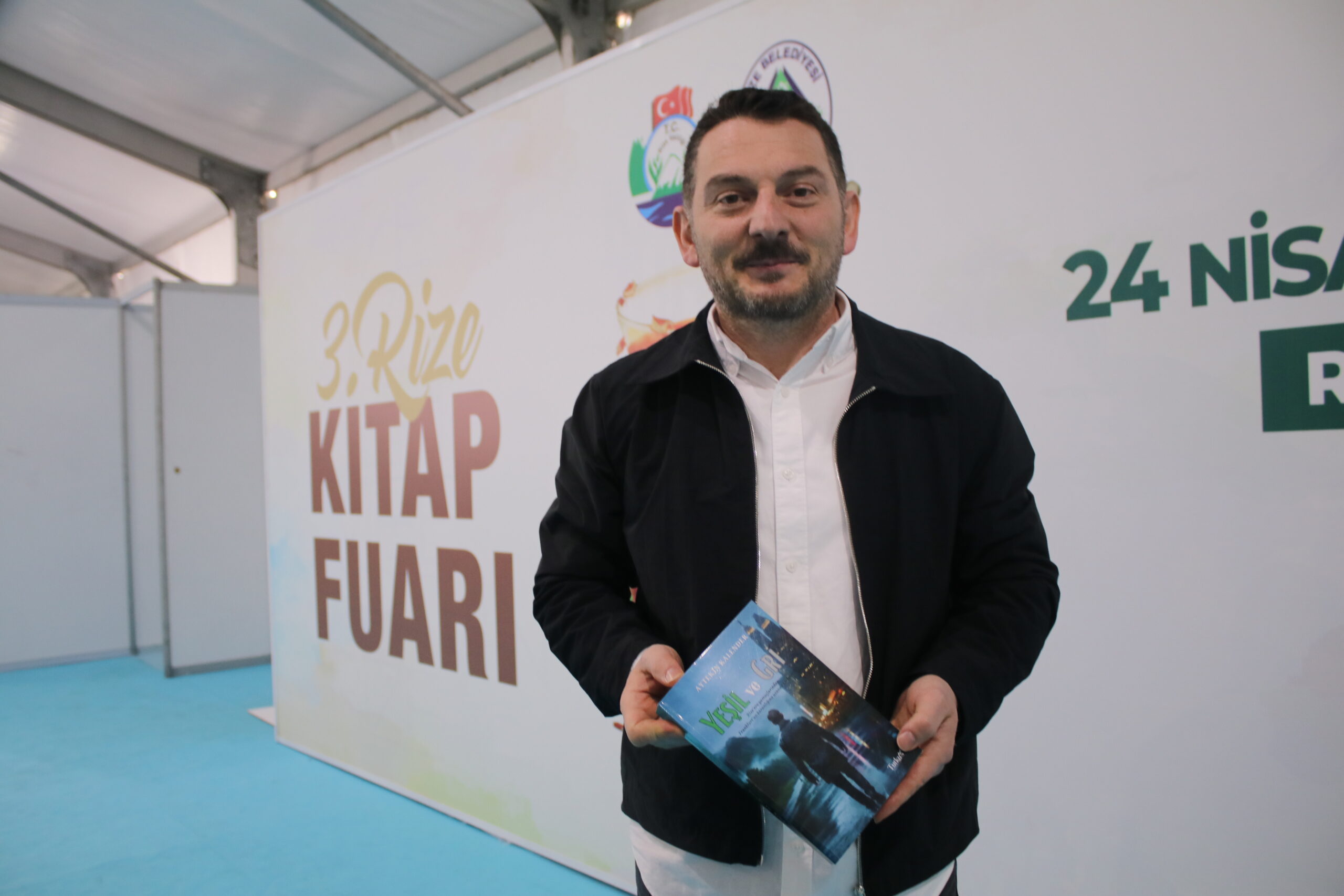 Gazetecinin 'Yeşil Gri' Romanı: Bir Hayat Hikayesi Kitap Oldu