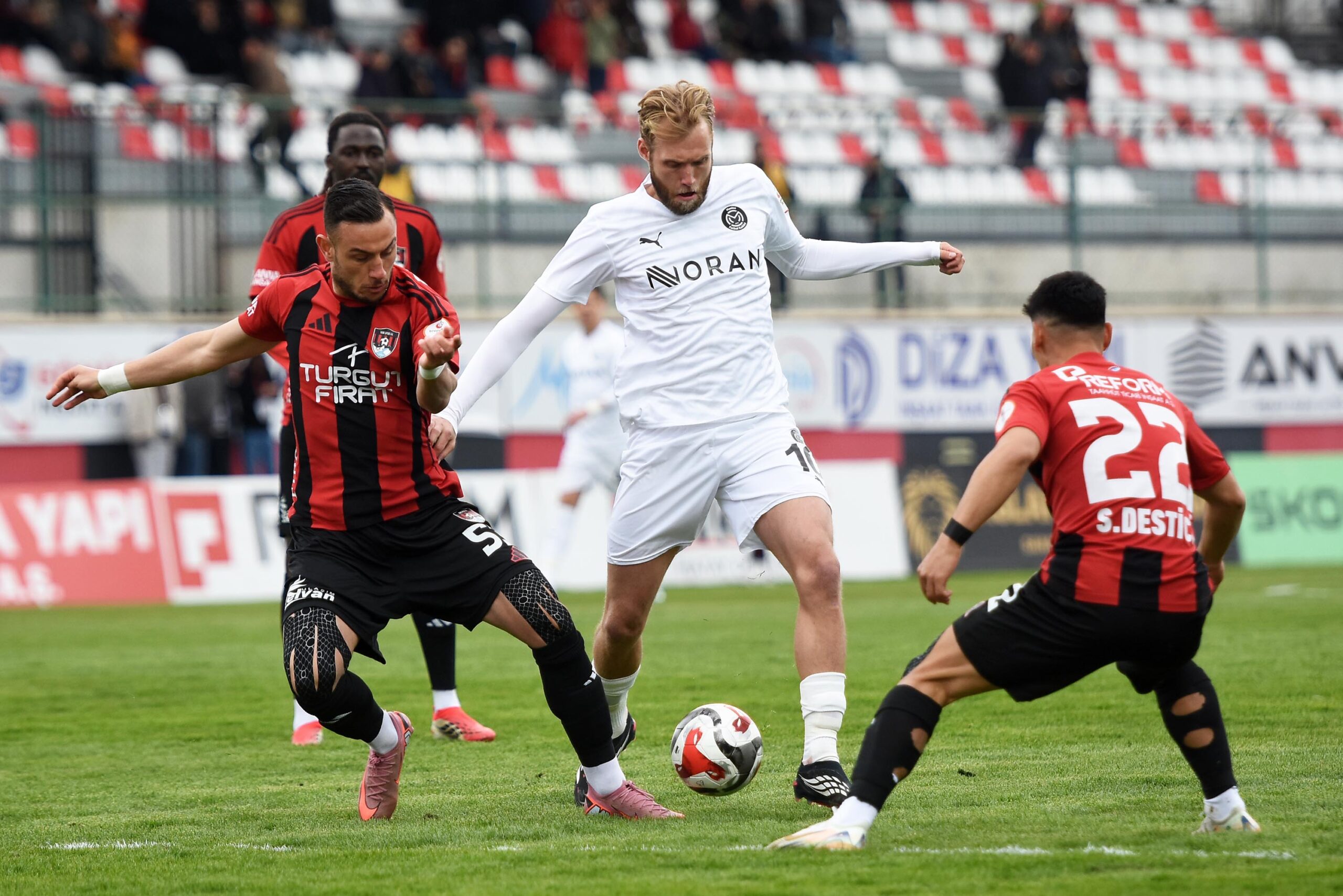 Manisa FK, Sezonu Sahasında Sakaryaspor Maçıyla Kapatıyor