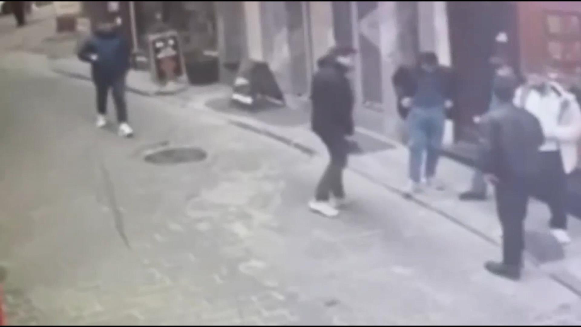 Taksim'de Evden Cep Telefonu Çalan 3 Şüpheli Tutuklandı