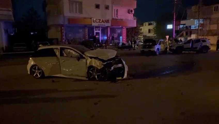 Adana'da Kanlı Kaza: Zincirleme Çarpışma Can Aldı, 4 Kişi Yaralandı