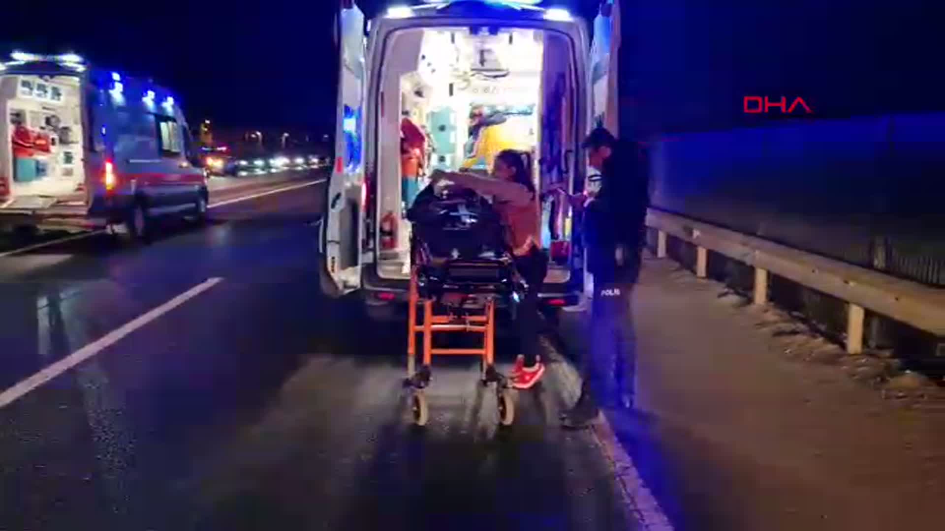 Tekirdağ'da Kırmızı Işık Paniği: TIR'a Arkadan Çarpan Otomobilde 2 Yaralı