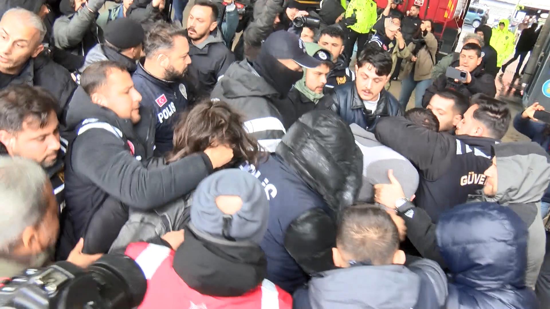 Mecidiyeköy'de 1 Mayıs Coşkusu Olaylara Döndü: Polisin Müdahalesi ve Gözaltılar!