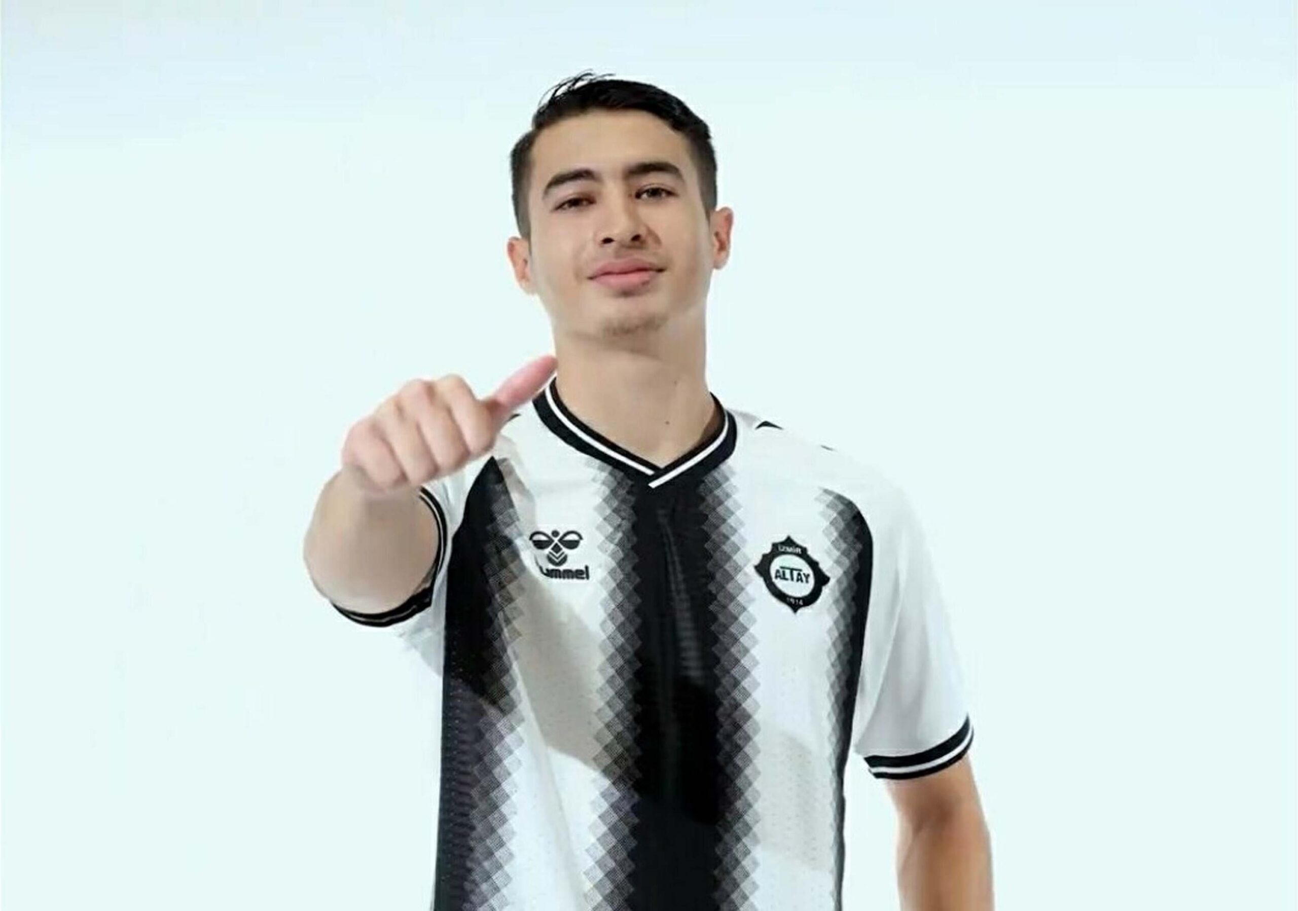Altay'ın Genç Yeteneği Yunus Efe Sarıkaya Alanyaspor'a Transfer Oldu