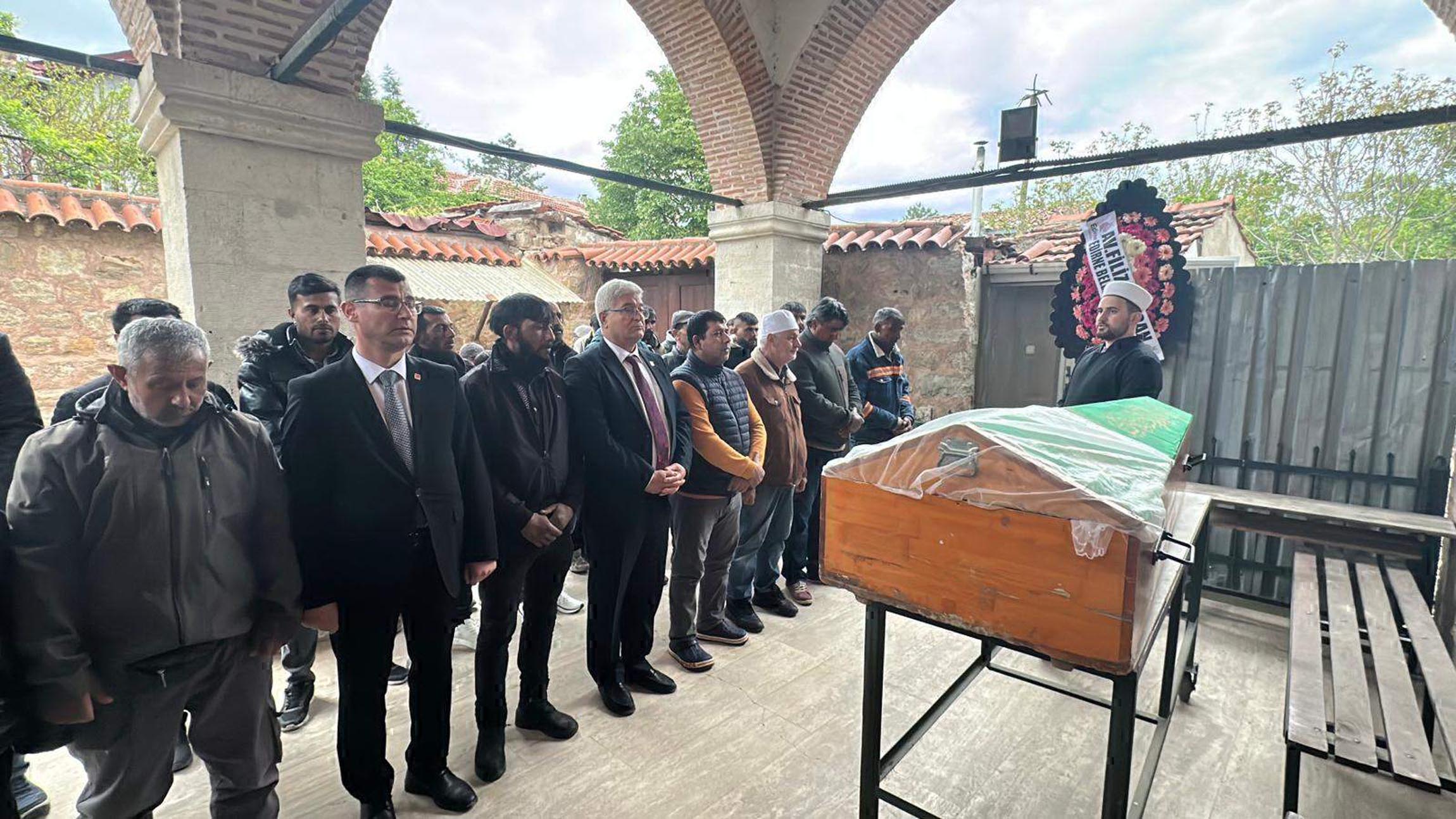 14 Yaşındaki Gizem, Arkadaşının Tüfeğiyle Hayatını Kaybetti: Edirne'de Acı Veda