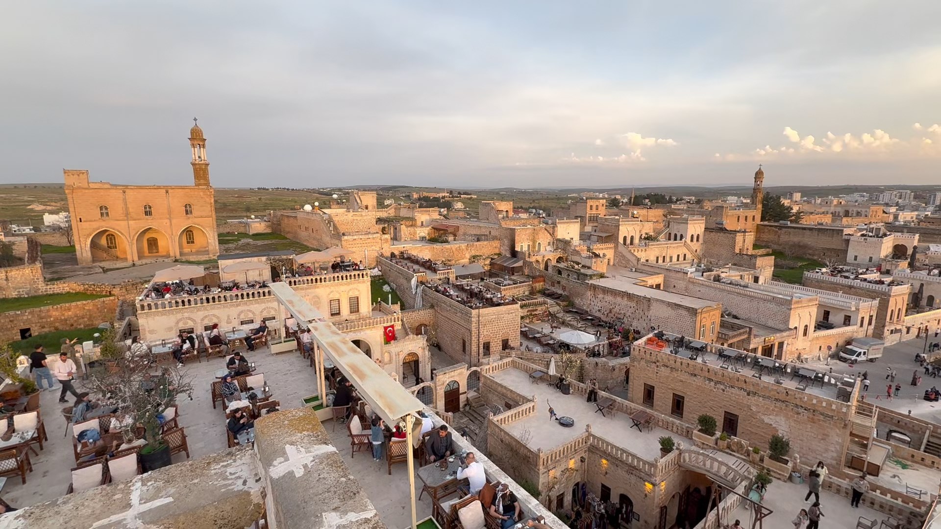 Midyat 'Uzak Şehir' Dizisiyle Turizmde Rekor Kırıyor: Tarihi Dokusu Göz Dolduruyor