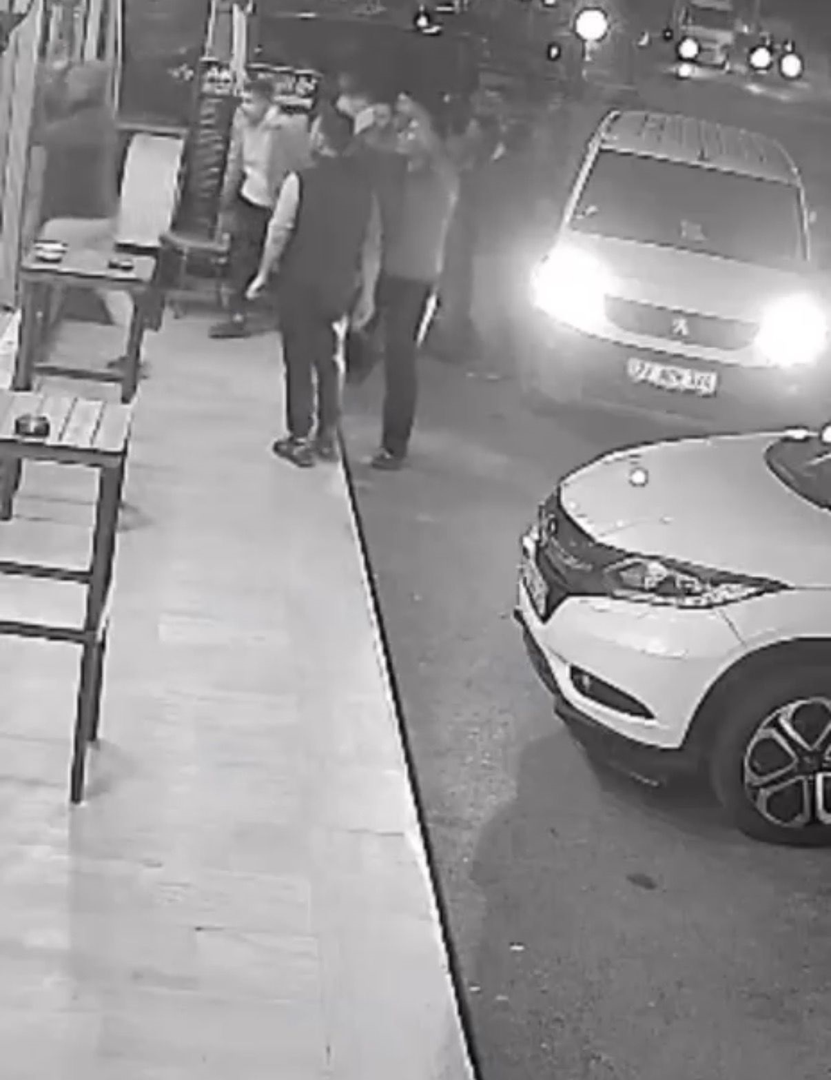 Yalova'da Kanlı Kavga Kamerada: 6 Yaralı!