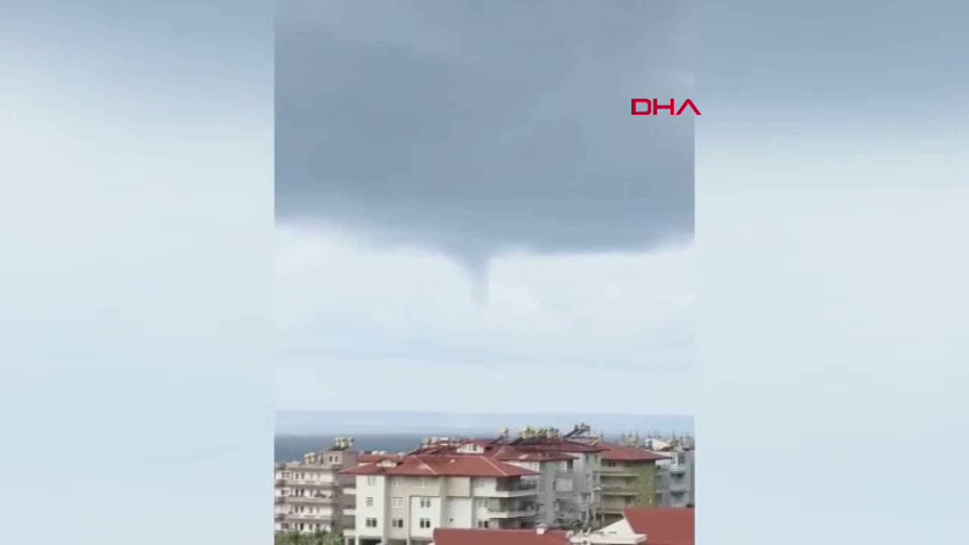 Alanya Açıklarında Gökyüzü Yırtıldı: Devasa Hortum Sahnedeydi!