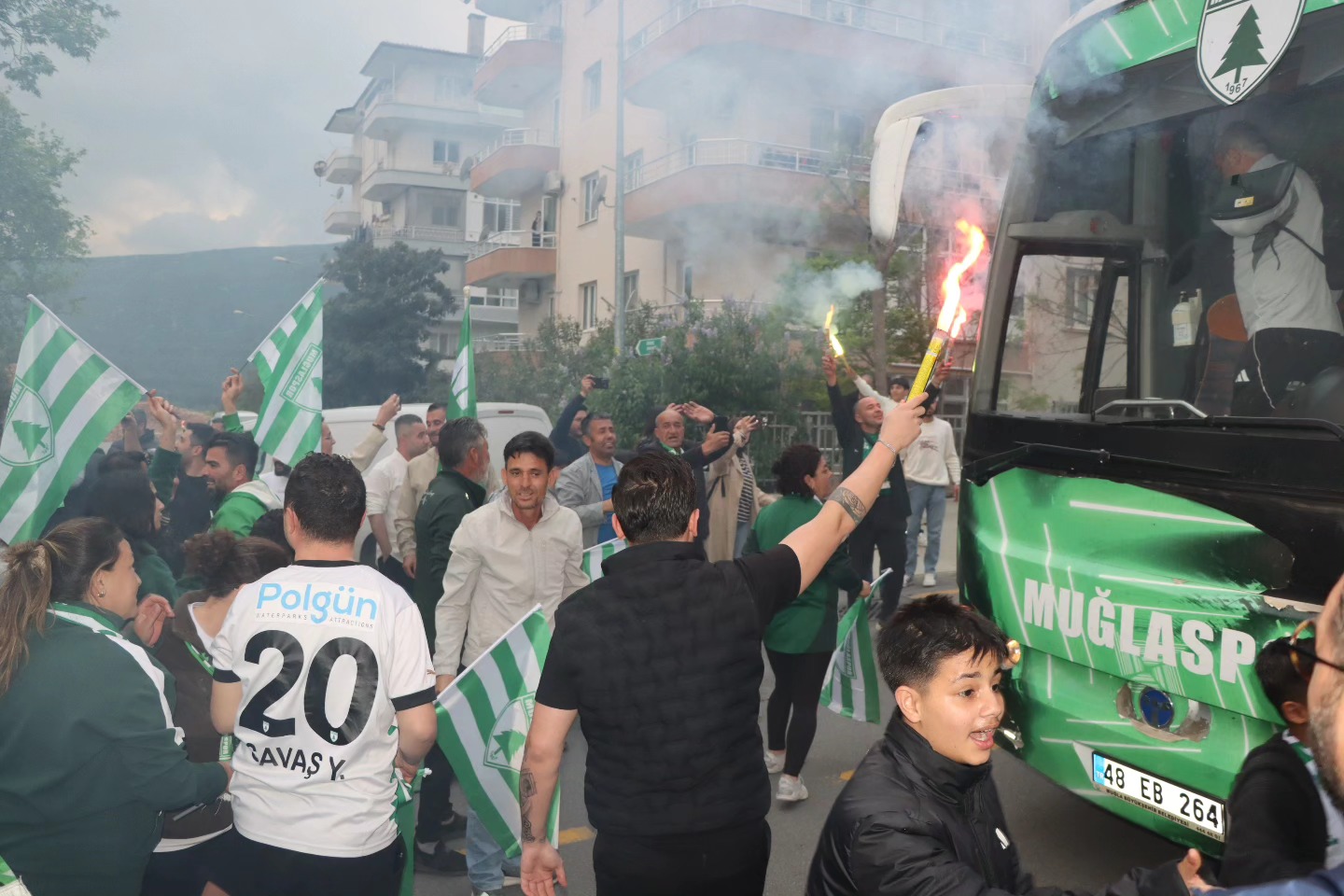 Muğlaspor'a Coşkulu Karşılama: Yarı Final Yolunda Taraftardan Tam Destek!