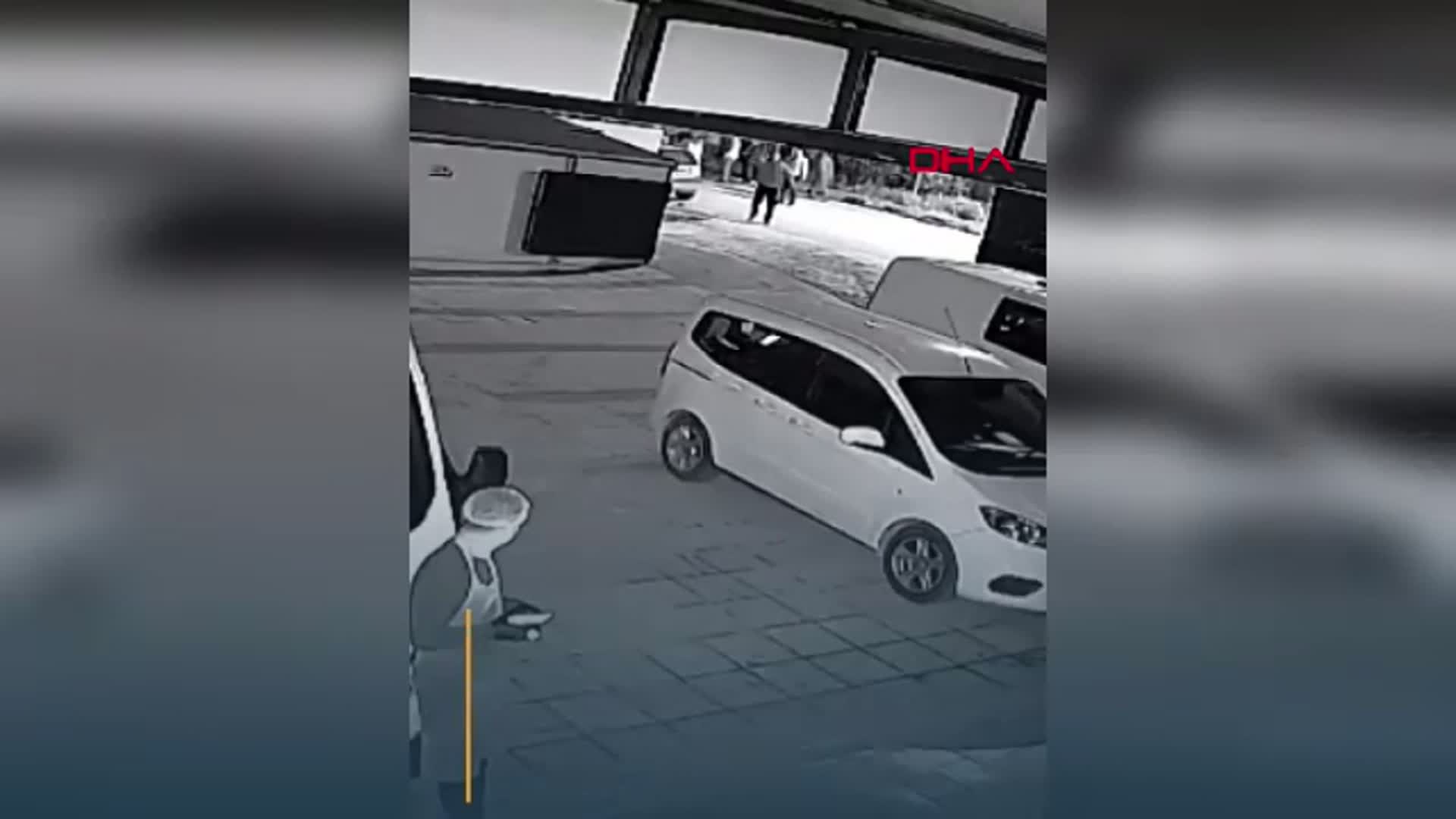 Yalova'da Kanlı Kavga: 6 Yaralı, Olay Anı Kamerada