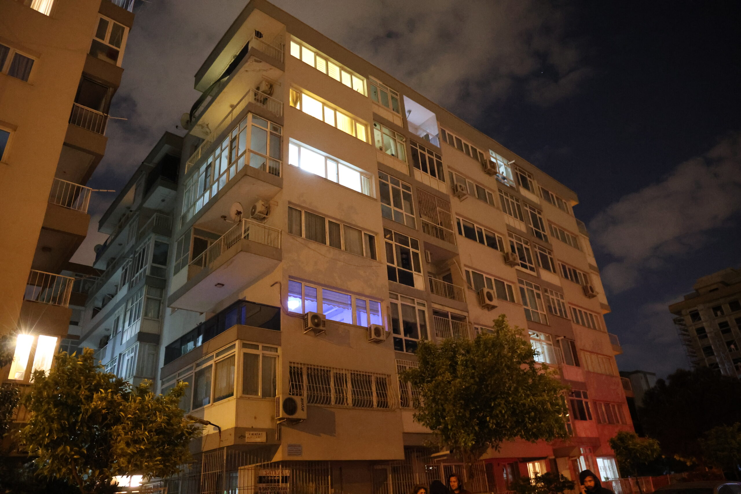 İzmir'de Kan Donduran Cinayet: Baba, Tartıştığı Oğlunu Hayatından Etti