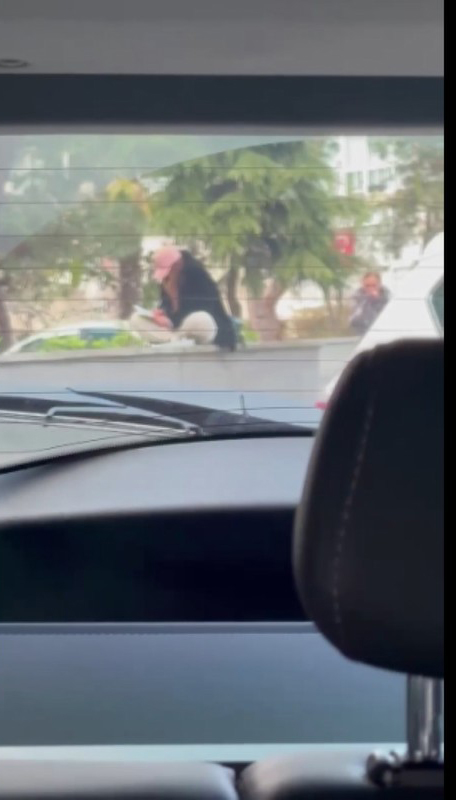 Beşiktaş'ta Polisin Dikkatli Takibiyle İki Kadın Hırsız Suçüstü Yakalandı
