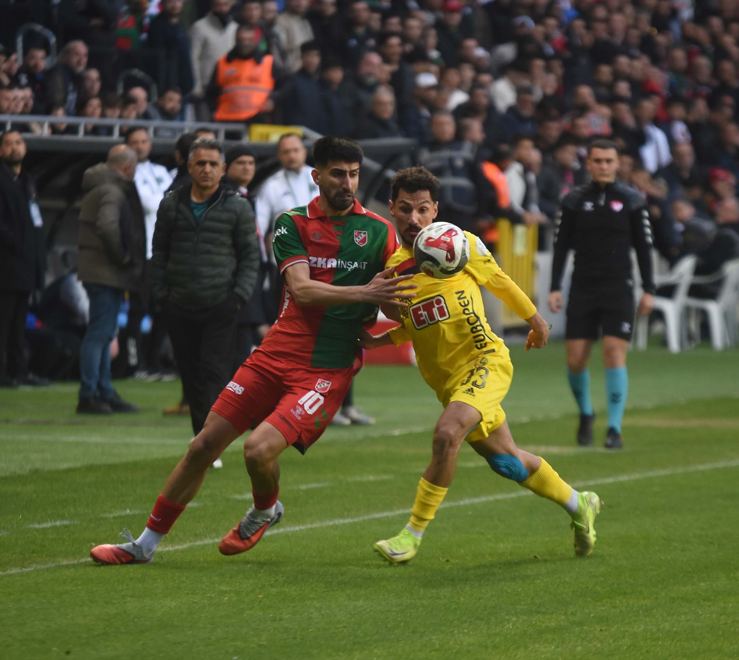 Karşıyaka'da Transfer Ateşi: Erhan Öztürk Piyasayı Sallayacak mı?
