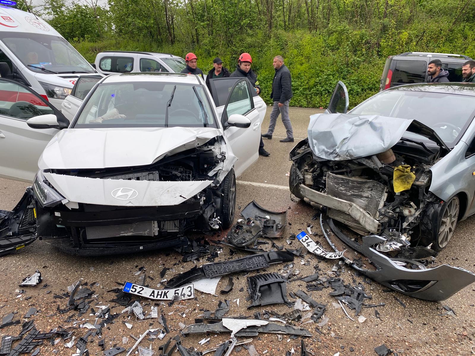 Ordu'da Trafik Kazası: Fatsa'da Zincirleme Çarpışma Sonucu 3 Yaralı