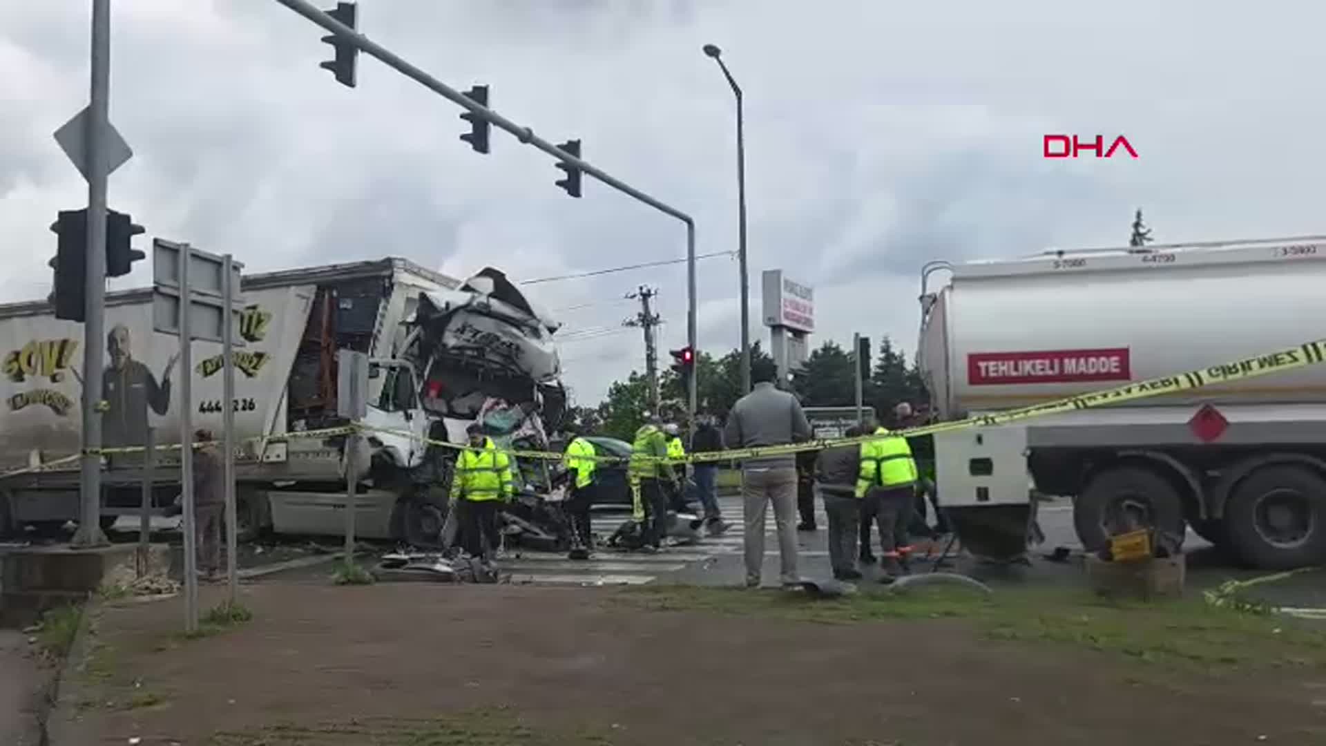 Bursa'da Kan Donduran Kaza: TIR Tankere Çarptı, 1 Kişi Hayatını Kaybetti