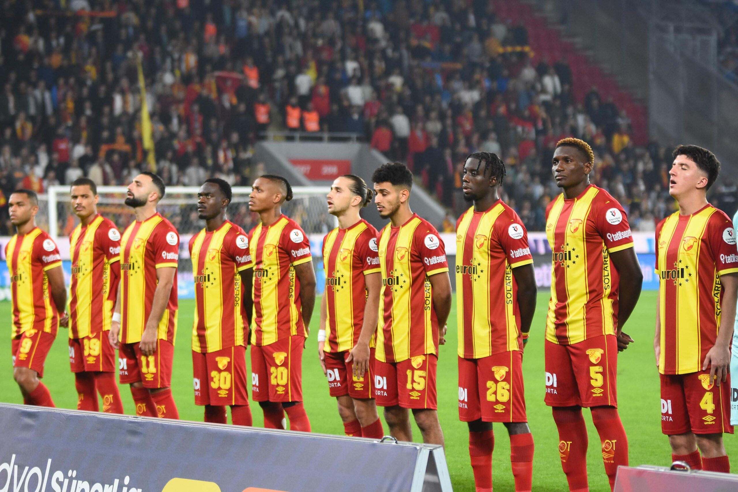 Göztepe'nin Uzatma Dakikaları Kabusu: Kritik Maçlarda Son Saniye Golleri Can Yaktı