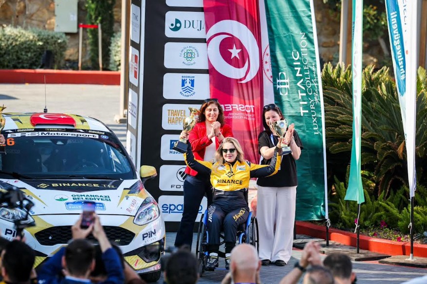 Tarihe Geçen Başarı! Kübra Denizci Keskin, Bodrum Rallisi'nde İki Kere Podyuma Çıktı