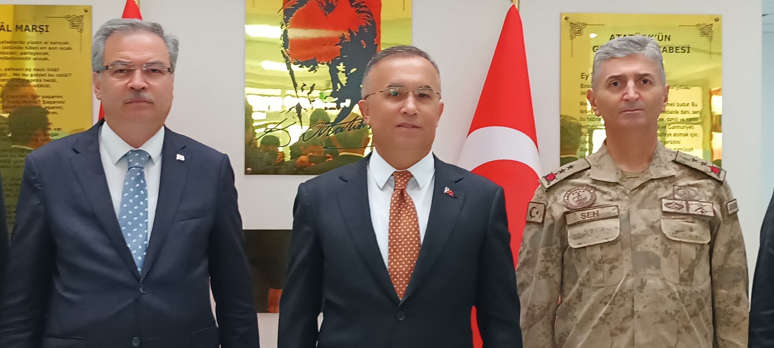 Gaziantep'te Fırtına: Fıstık Ağaçları Devrildi, Okullar Tatil Edildi