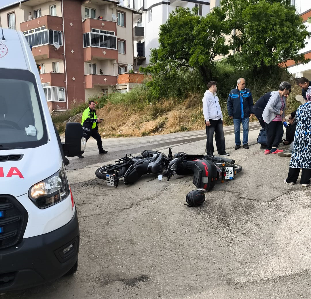 Keşan'da Korkunç Kazalar Zinciri: İki Motosiklet Kafa Kafaya Çarptı, 2 Yaralı