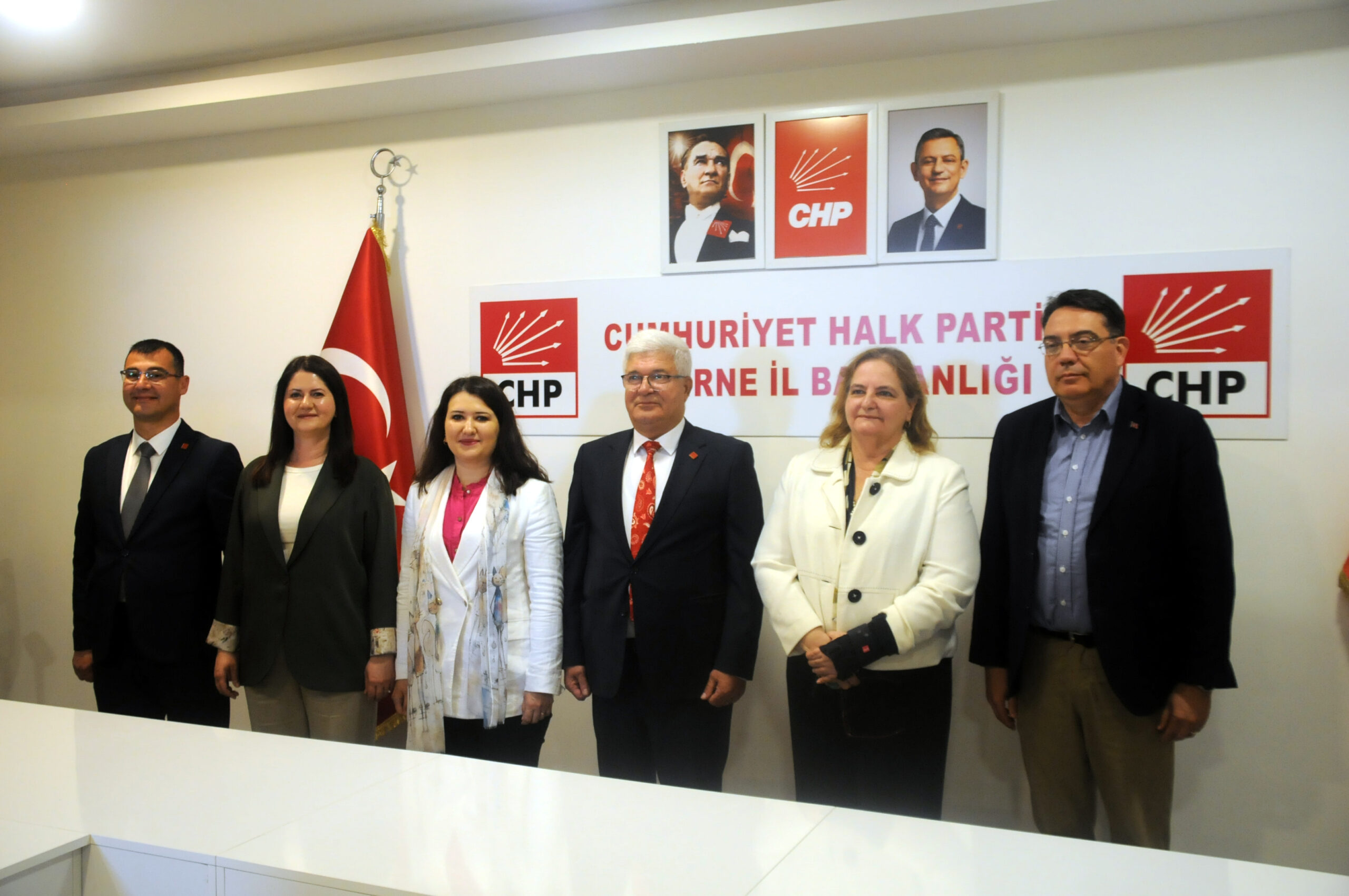 CHP'den Ekonomi ve Siyaset Eleştirisi: 'Türkiye Doğru Kararlarla Yönetilmiyor'