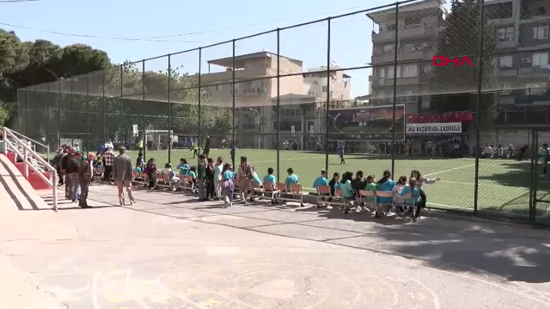 İzmir'de Minik Futbolcular Sahaya İndi: Suçtan Spora Yönlendirme Projesi Büyük İlgi Gördü