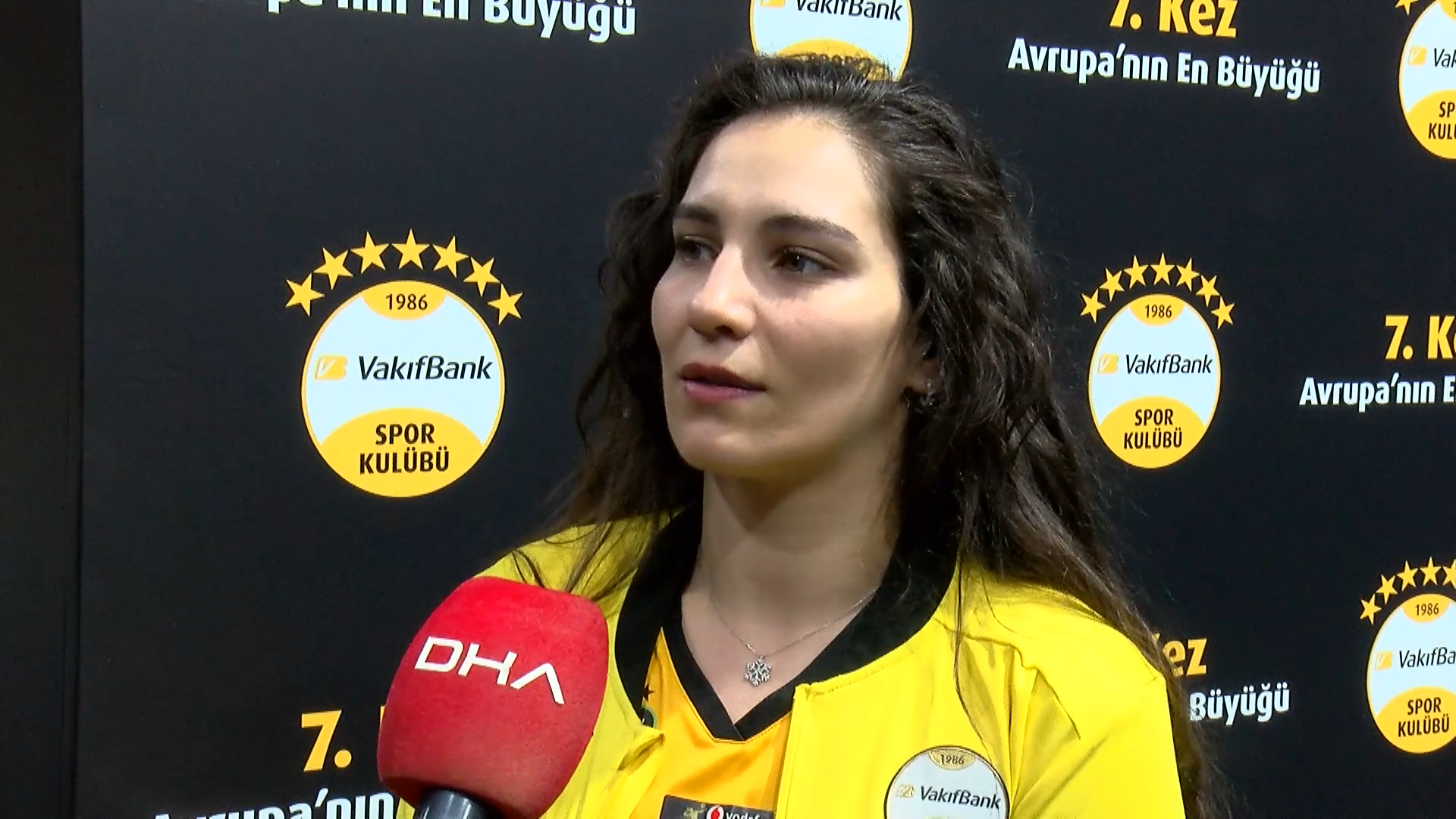 VakıfBank Libero'su Aylin Sarıoğlu Acar: 'Kulüp Olarak Tarih Yazmayı Seviyoruz'