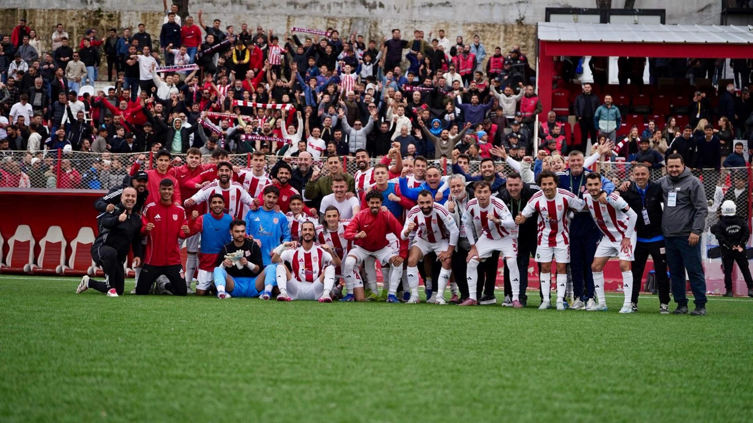 Ayvalıkgücü Belediyespor'dan Tarihi Fırsat: Final İçin Sahada