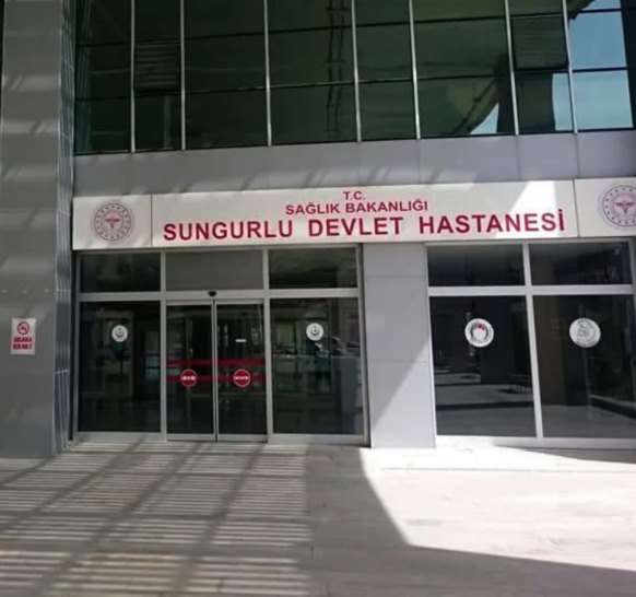 Sungurlu'da Öğrenci Yurdunda Gıda Zehirlenmesi Paniği: 77 Öğrenci Hastaneye Kaldırıldı