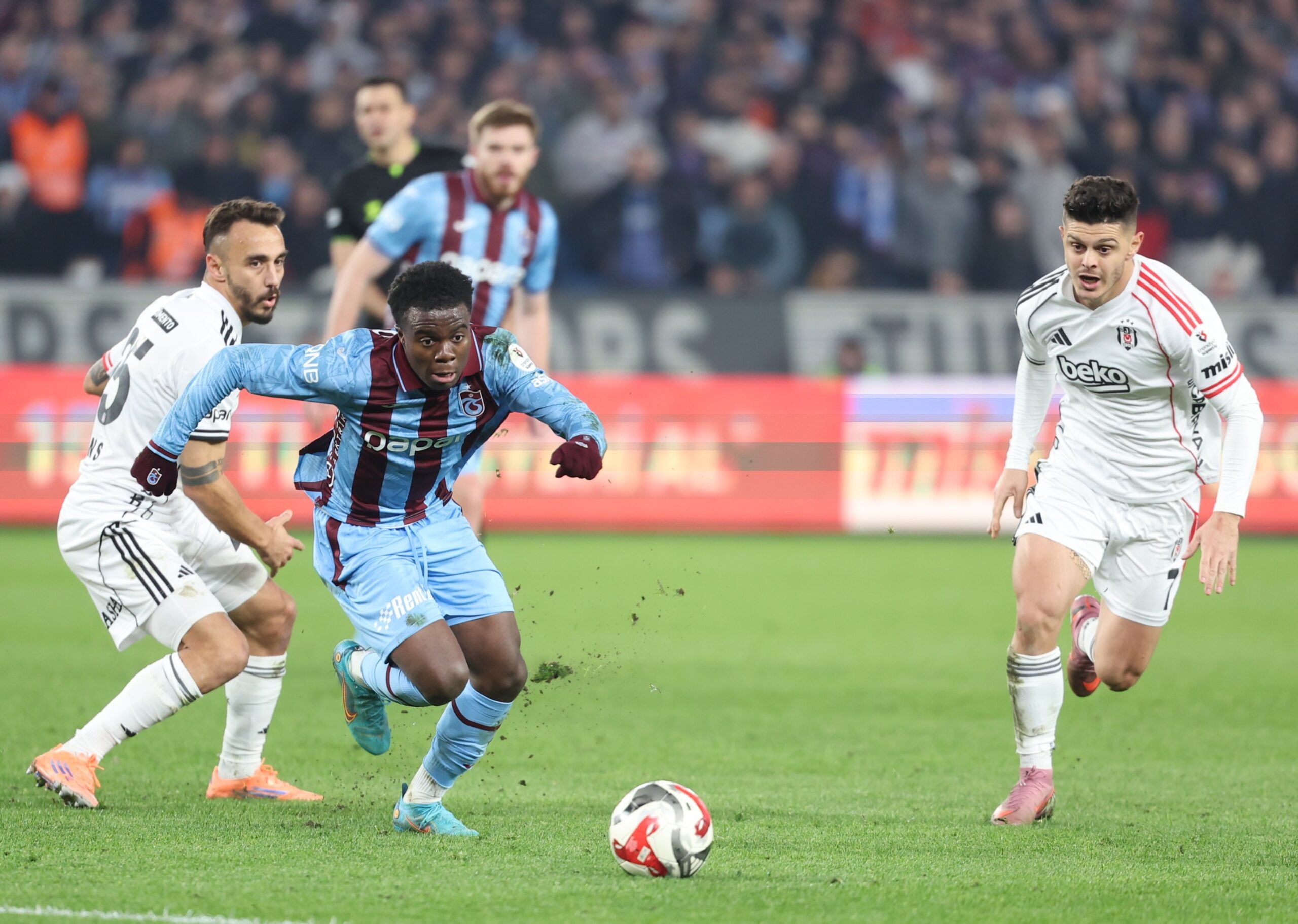 Trabzonspor ve Beşiktaş, Süper Lig'de 106. Kez Karşılaşıyor: Rekabetin Tarihi ve İstatistikler