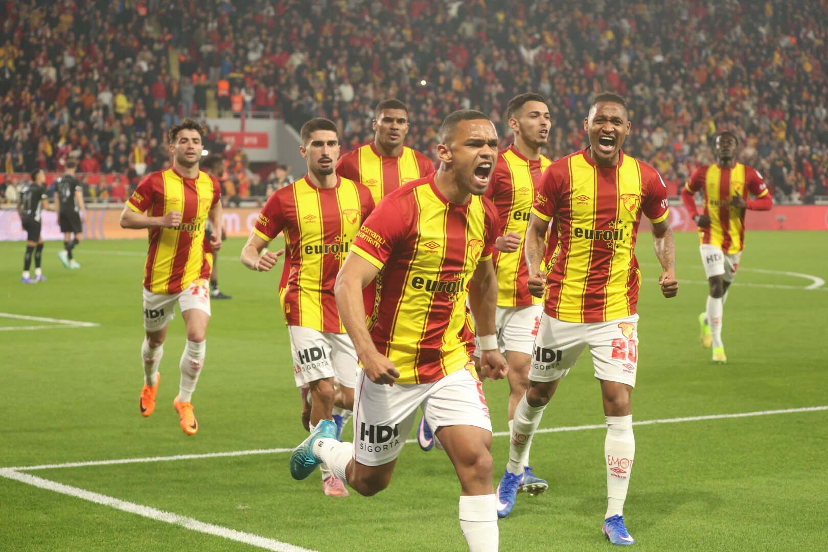 Göztepe Evinde Son Kez Sahne Alıyor: Avrupa Hedefiyle Gaziantep FK Karşısında