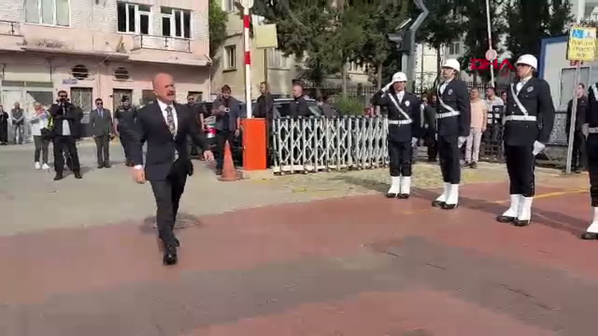Aydın'a Yeni Vali: Osman Varol Göreve Başladı, İşte İlk Mesajları