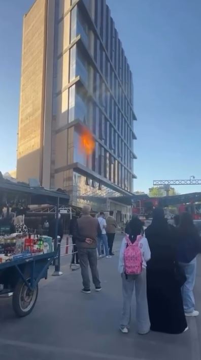 Diyarbakır'da İnşaat Halindeki Otelde Korkutan Yangın: 6 Yaralı