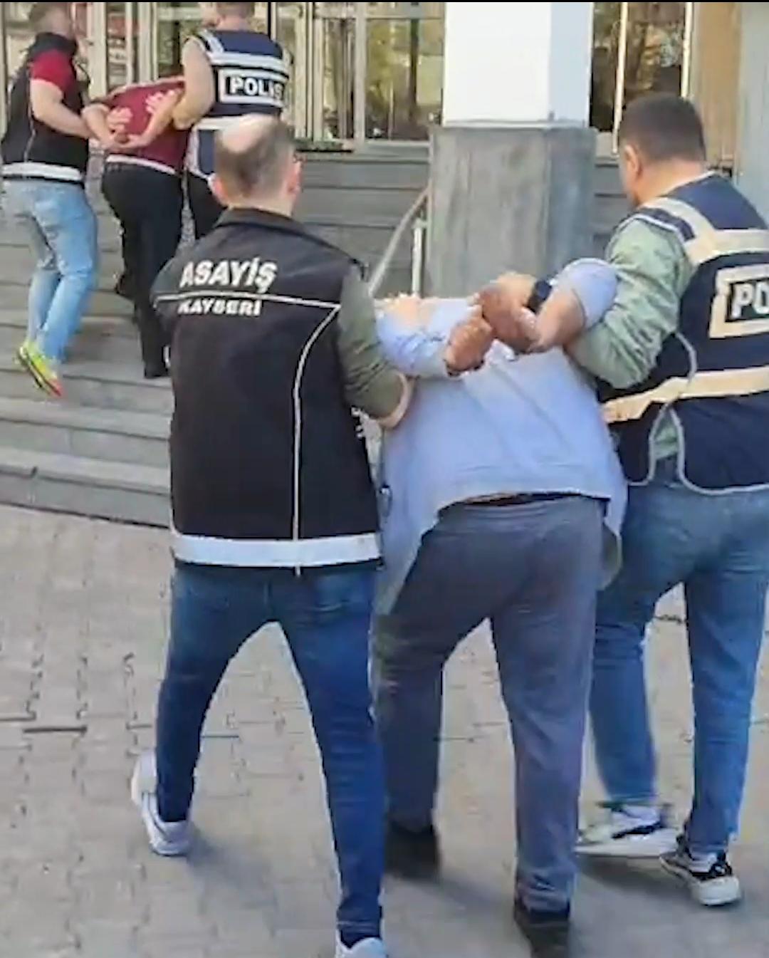 Kayseri'de Kan Donduran Cinayet Davasında 30 Yıl Hapis Cezası Alan İki Firari Hükümlü Yakalandı