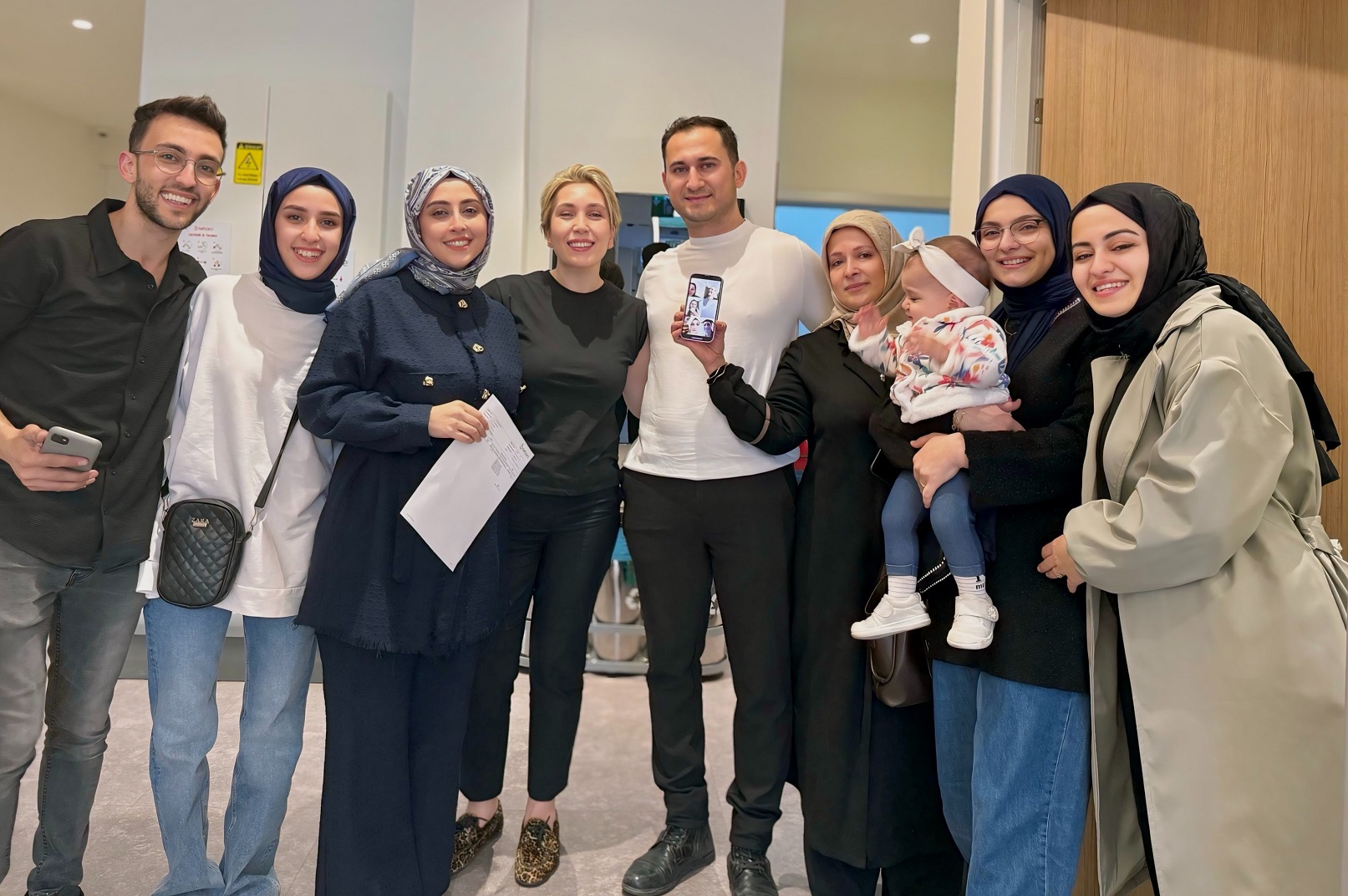 Erken Menopoz Teşhisine Rağmen 'Altın Yumurta' ile Annelik Mucizesi: Şeydanur'un İlk Anneler Günü