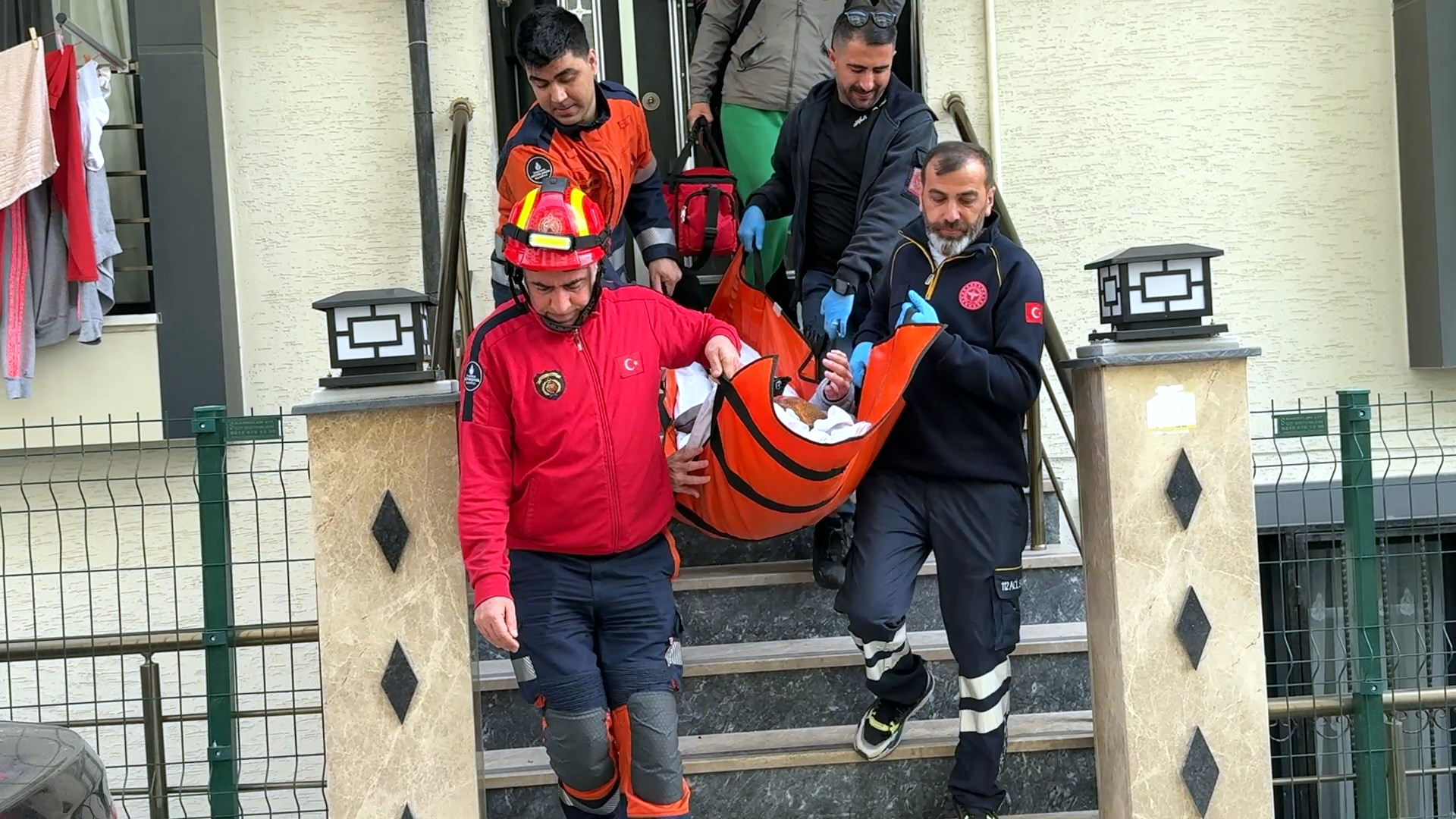 Avcılar'da Kayıp Yaşlı Kadına Nefes Kesen Kurtarma Operasyonu