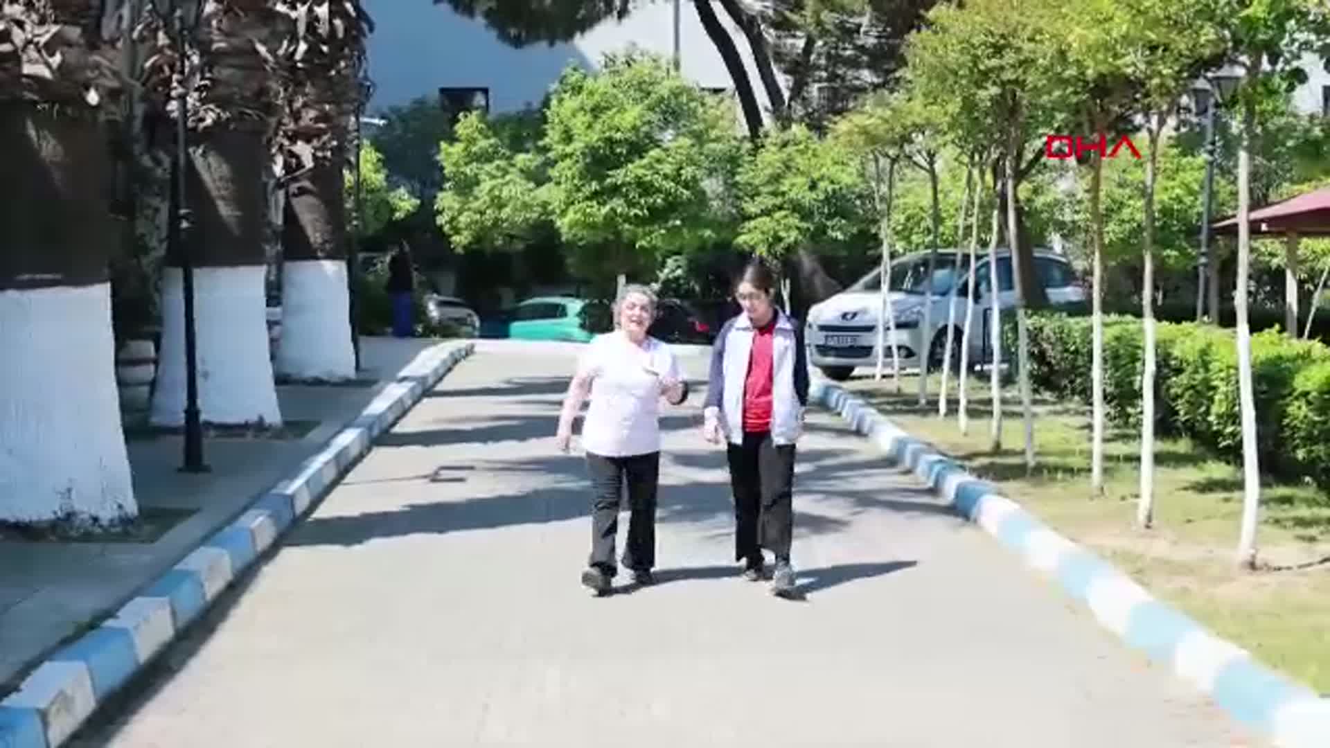 İzmir'de Engel Tanımayan Hemşire Necla Oğuz: Annelik En Güzel Duygu
