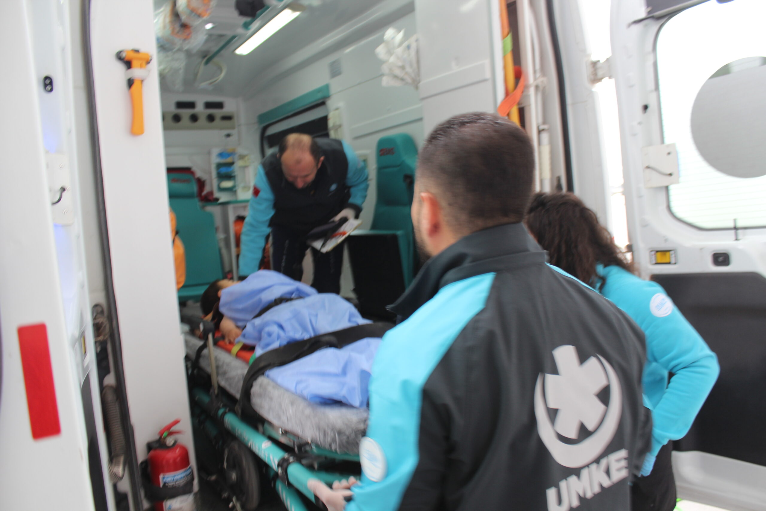 Aksaray'da Dram: 2 Yaşındaki Bebek Balkondan Düştü, Ağır Yaralandı
