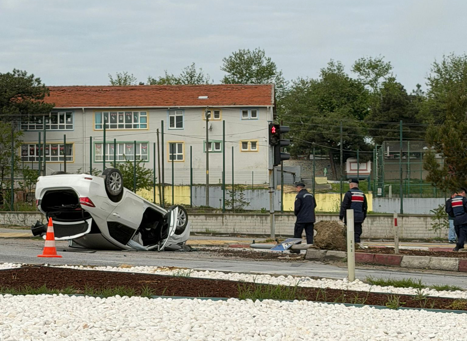 Edirne'de Kavşakta Takla Atan Otomobilin Sürücüsü Yaralandı